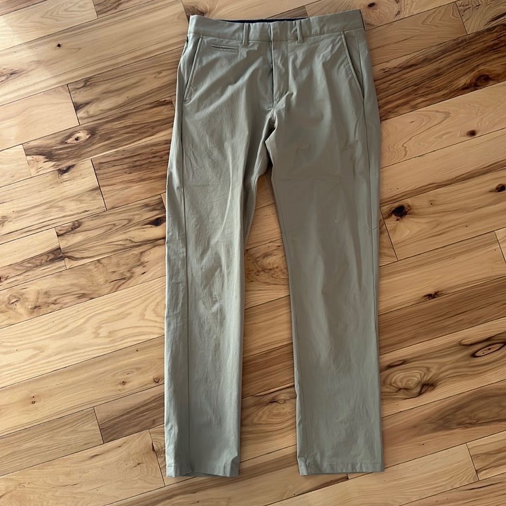 JCrew Men’s Tech Pant 30/32 khaki